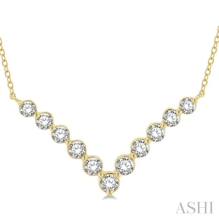 1 Ctw Chevron Round Cut Diamond Necklace in 14K Yellow Gold