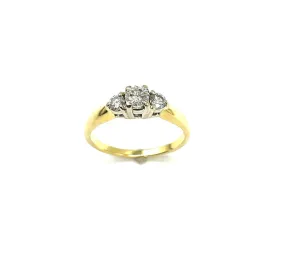 18k Three Inline Diamond Ring