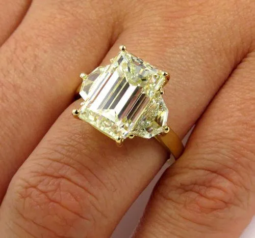 6.28CT ESTATE VINTAGE 3 STONE EMERALD CUT DIAMOND ENGAGEMENT WEDDING RING