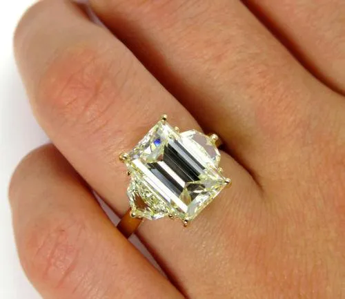 6.28CT ESTATE VINTAGE 3 STONE EMERALD CUT DIAMOND ENGAGEMENT WEDDING RING