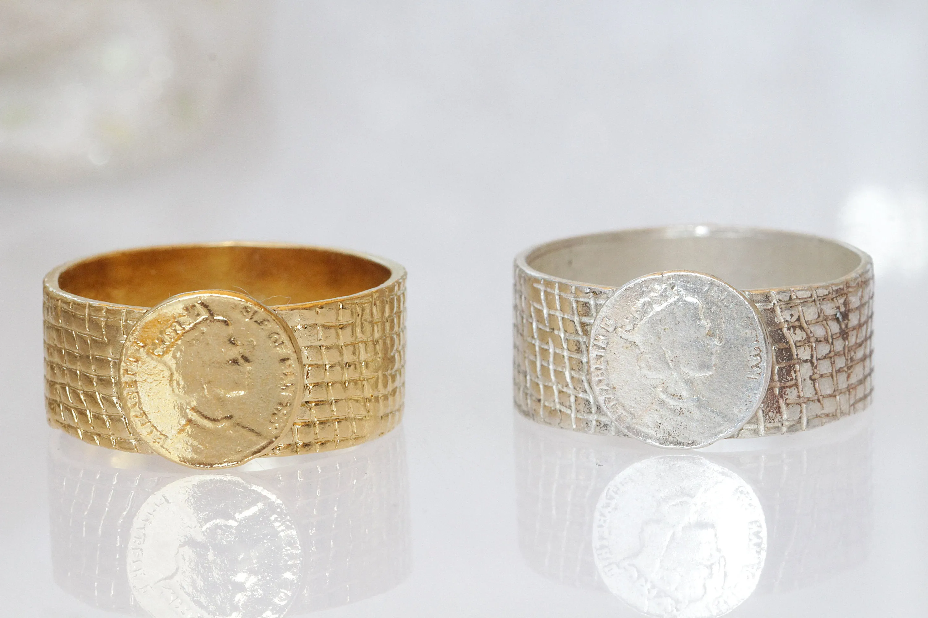 COIN RING