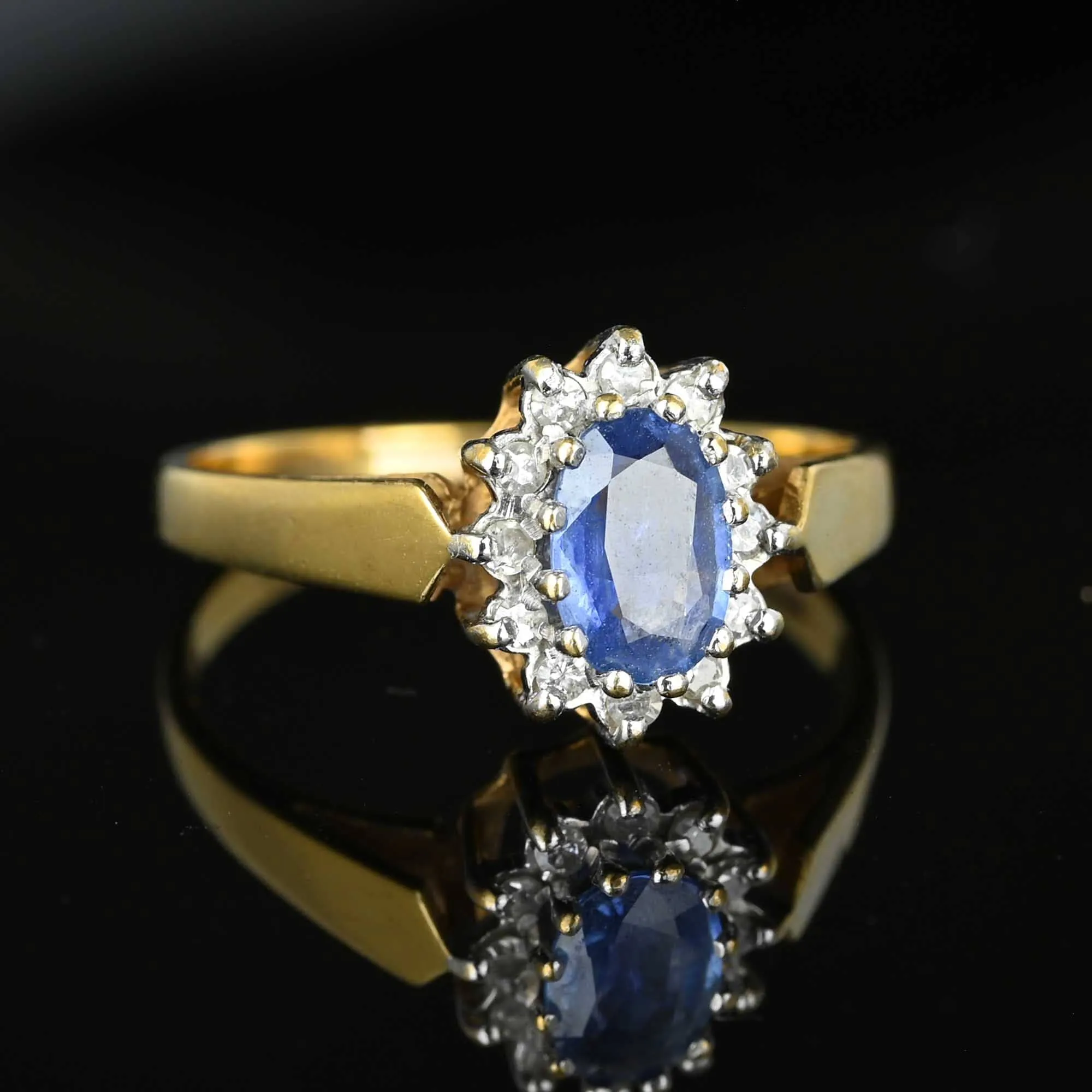 Diamond Cluster Halo Ceylon Sapphire Ring in Gold