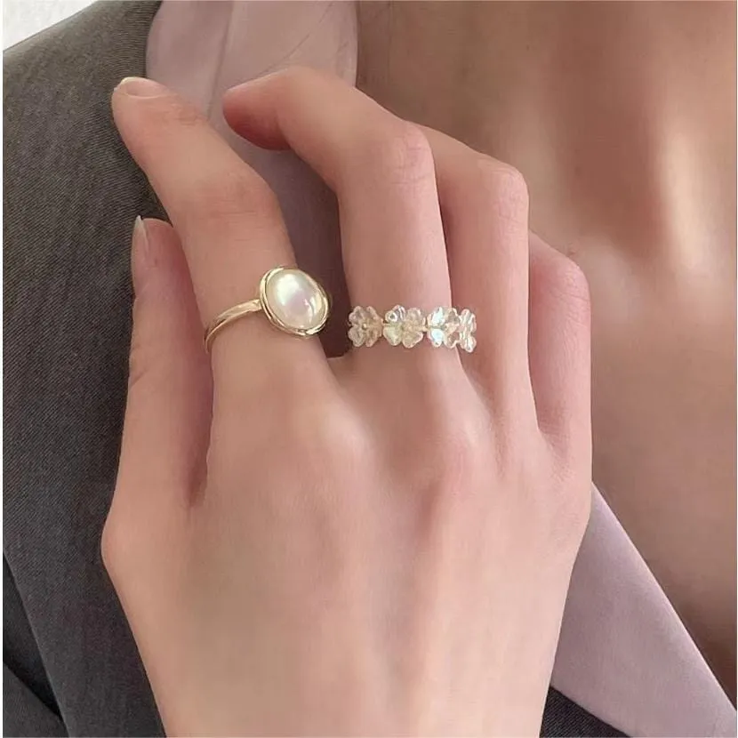 Elegant Pearl Shell Flower Ring