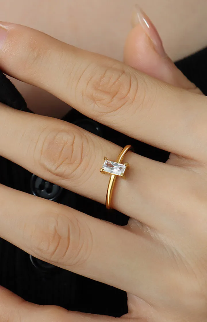 Eliana Cubic Zirconia Band Eternal Ring in Gold