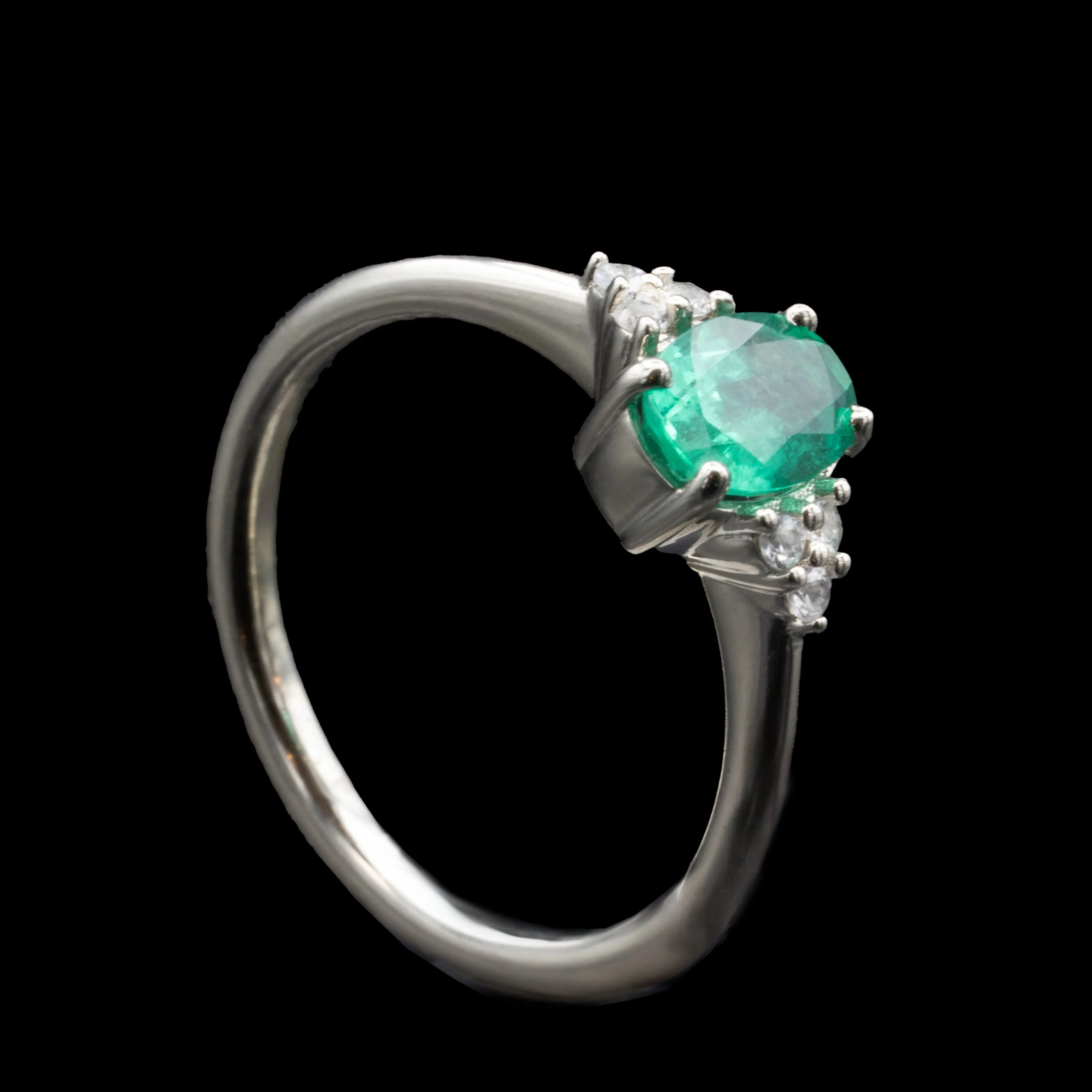 Emerald Cremation Ring With Ashes