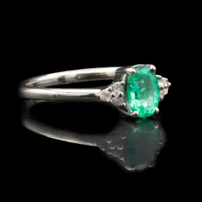 Emerald Cremation Ring With Ashes