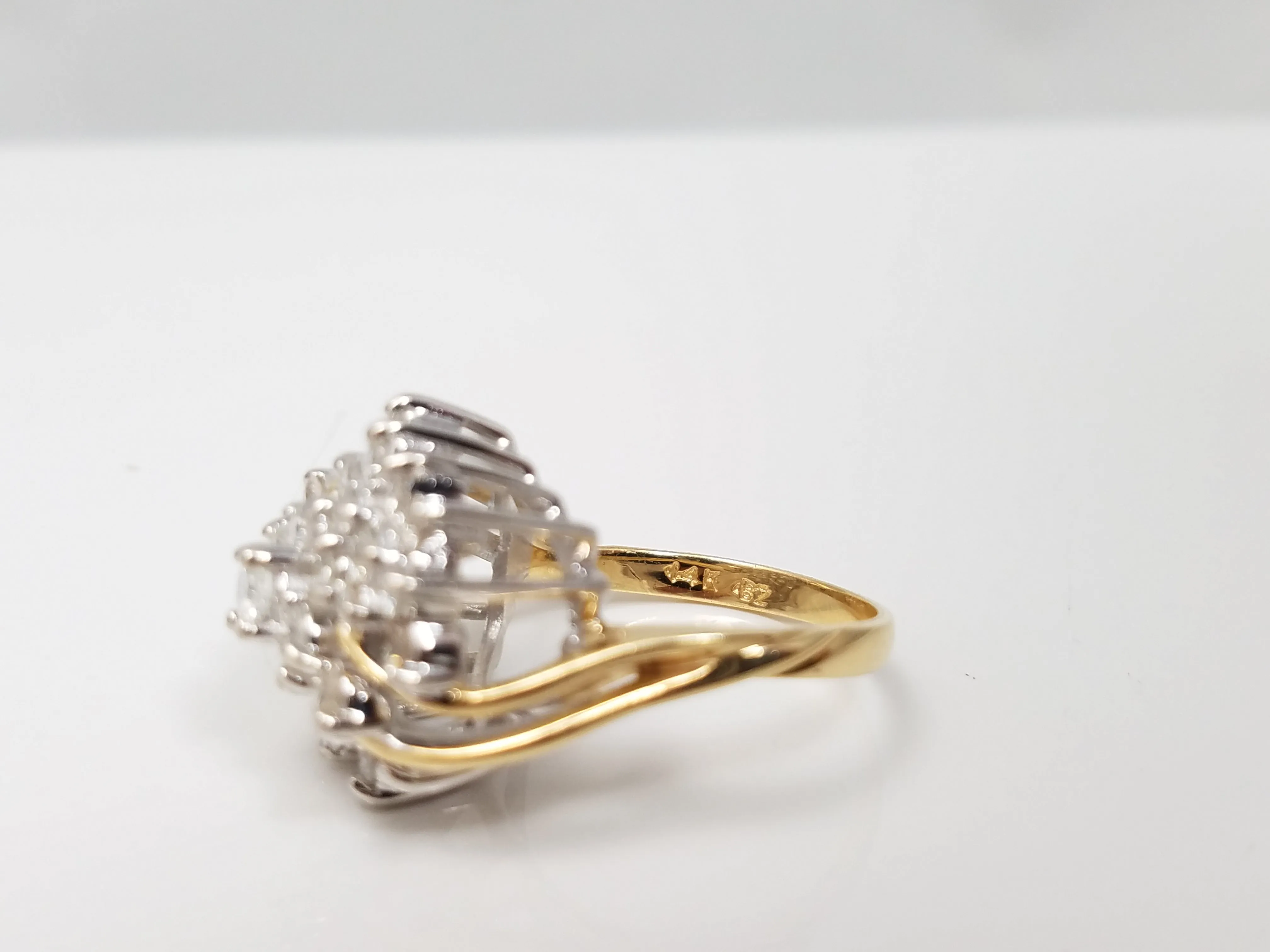 Fashionable 14k Yellow Gold Natural Diamond Cluster Ring