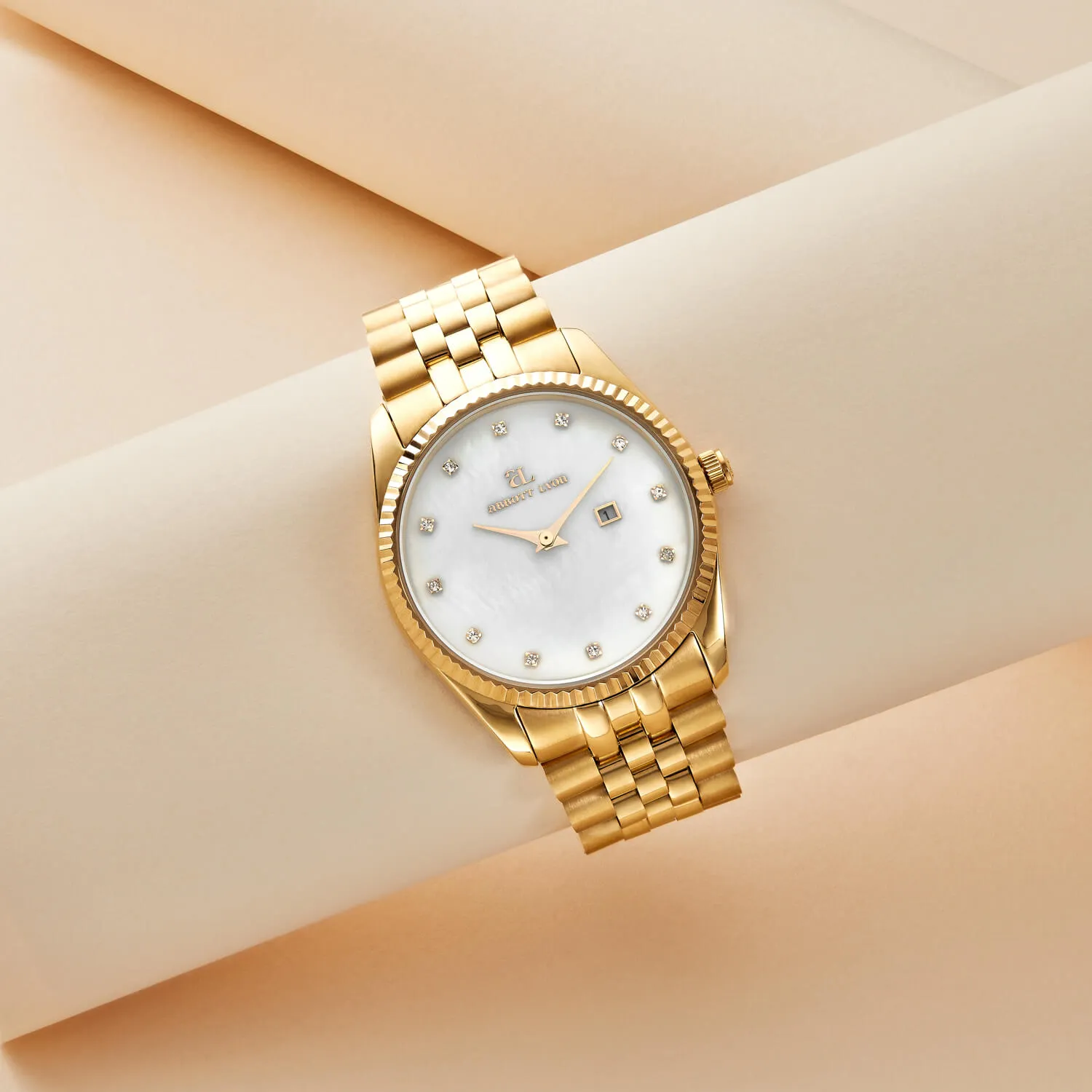 Gold Pearl Link Belgravia 36 Watch