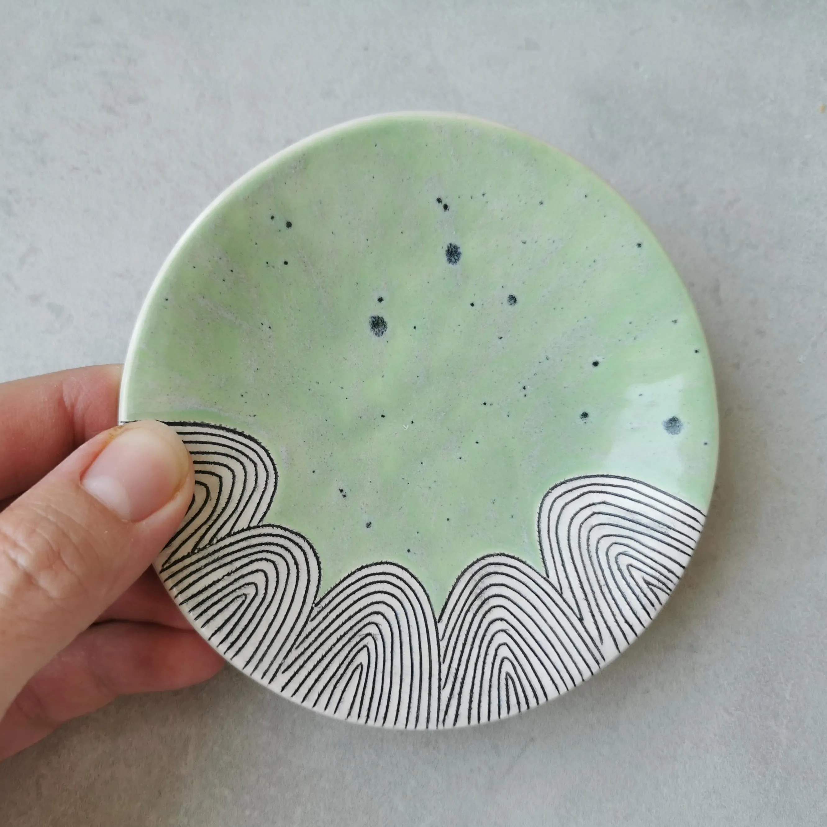 Green hills ring dish