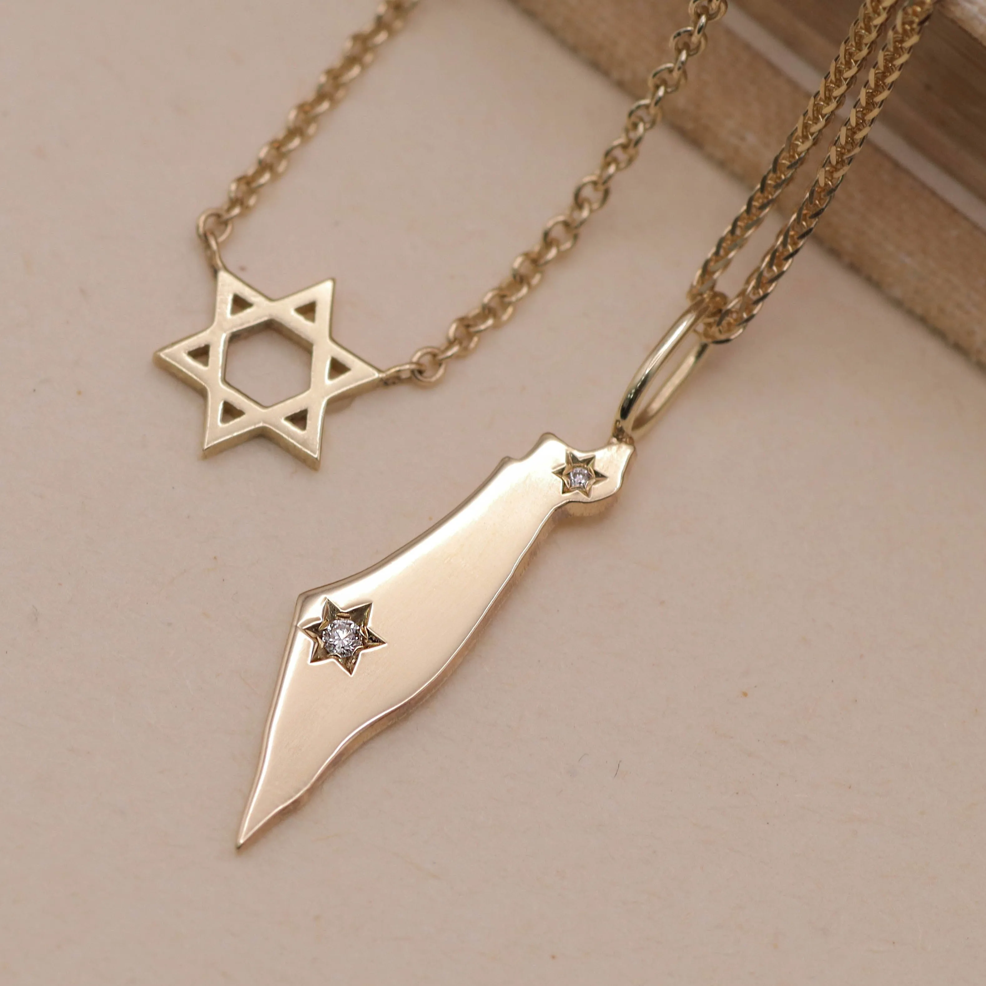 Israel Gold pendant With Diamonds