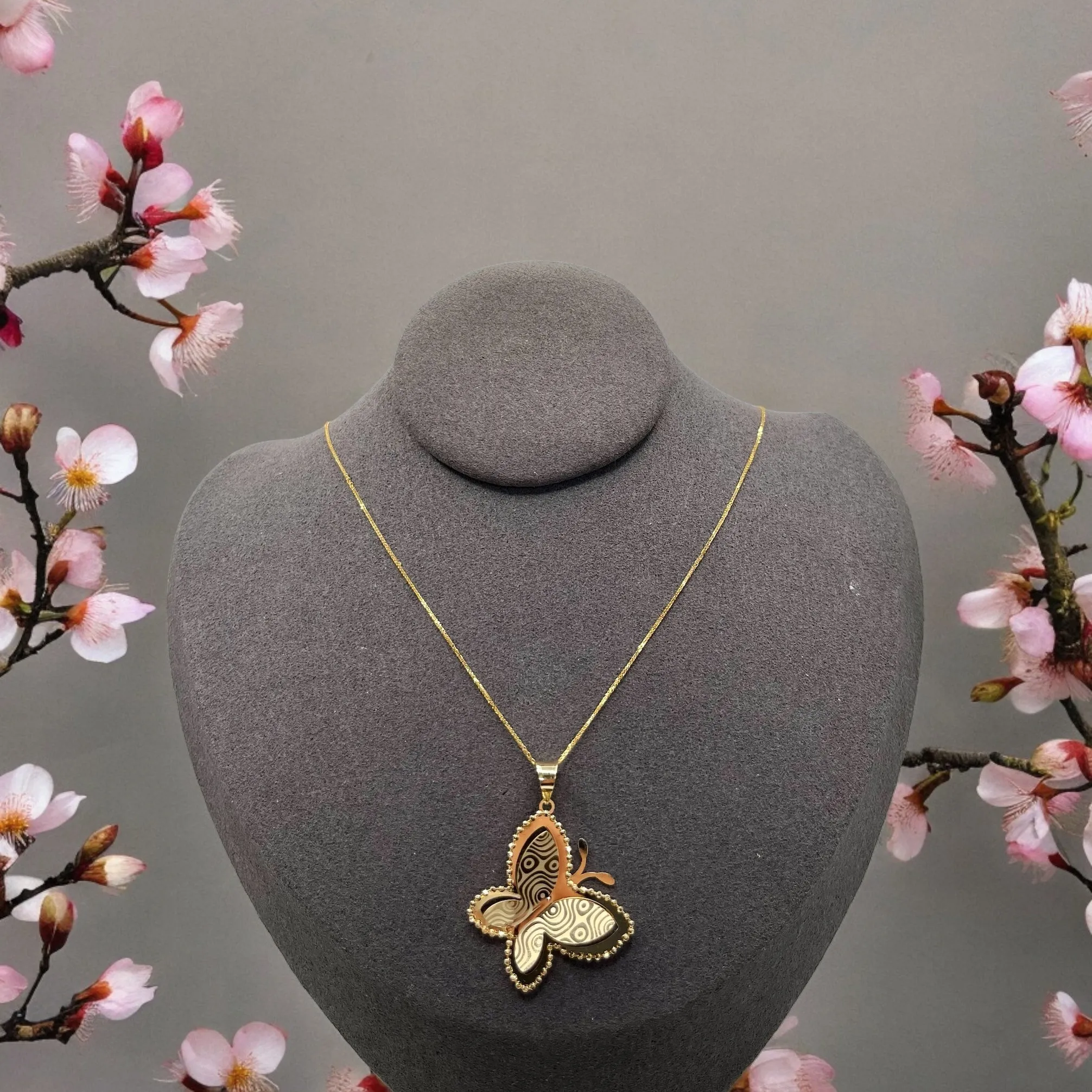 JAPAN NECKLACE WITH BUTTERFLY PENDANT