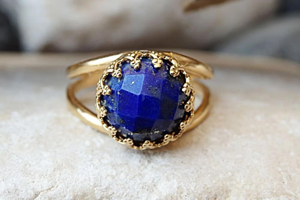 Lapis gold ring