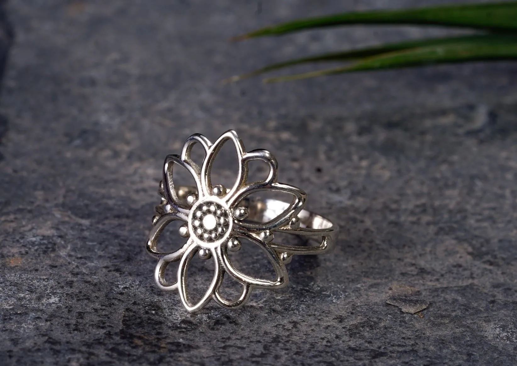 Ring ~ FLORA