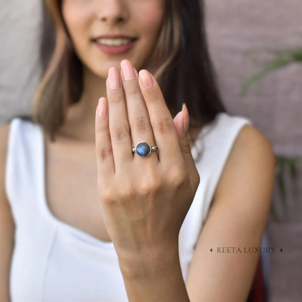 Round Bliss - Labradorite Ring