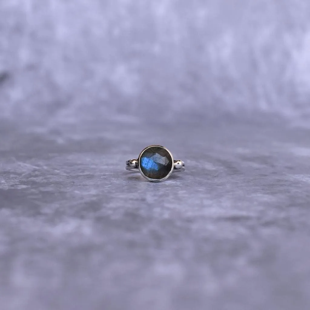 Round Bliss - Labradorite Ring