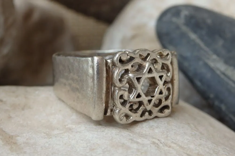 Star Signet Ring