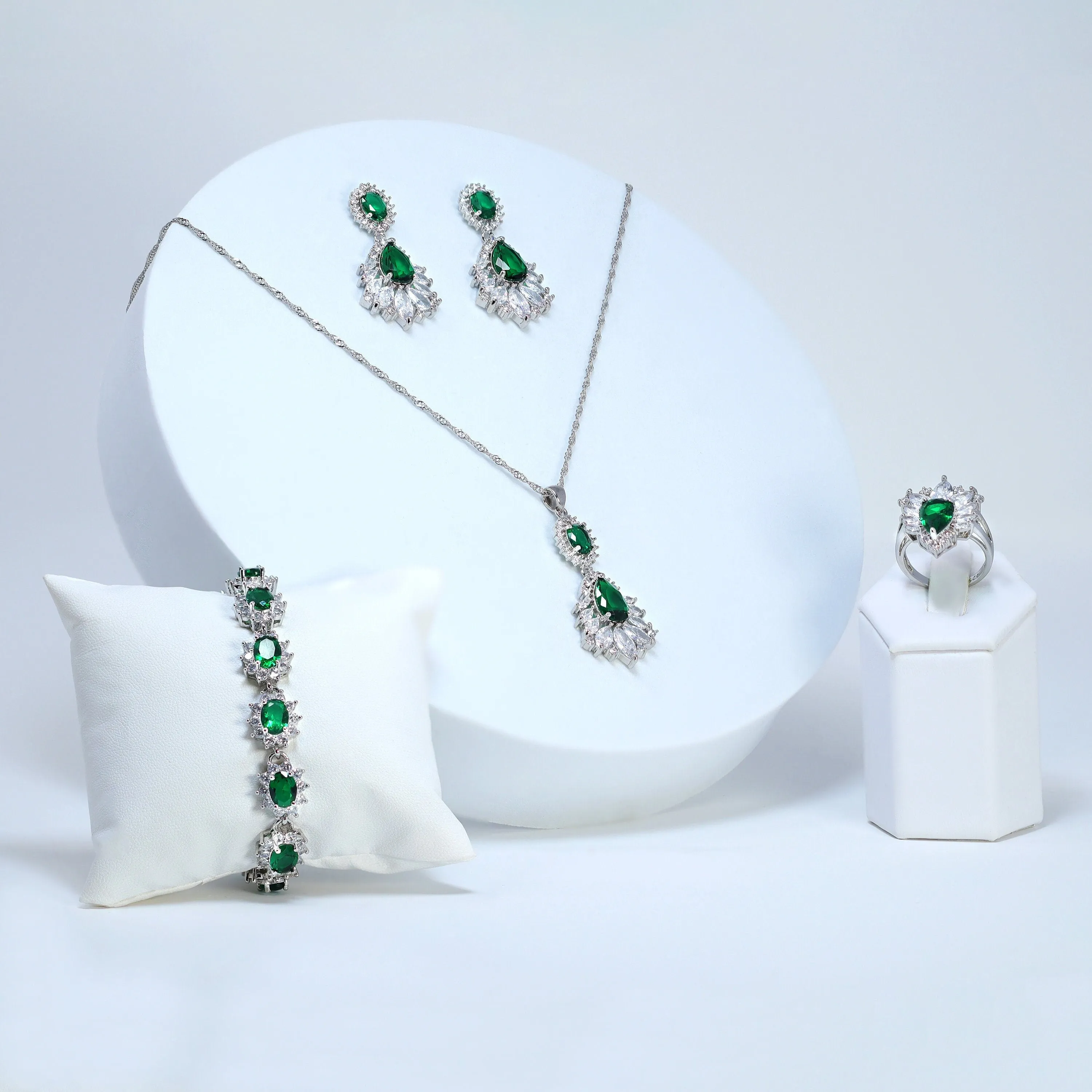 Swarovski Crystal Emerald Green Silver Floral Drop Elegant Pendant Necklace set, Gift for her, Bride Necklace, Wedding Necklace Set Cz