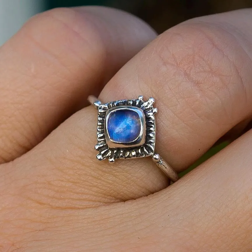 TRINITY Moonstone Ring