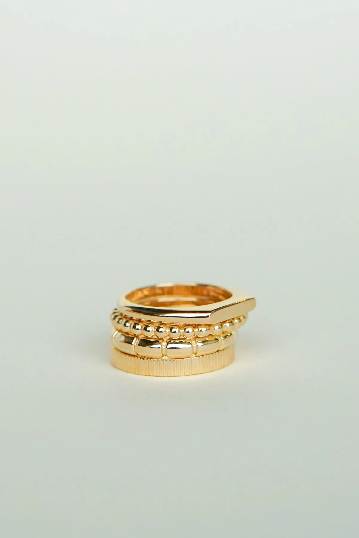 Vacance ring gold plated