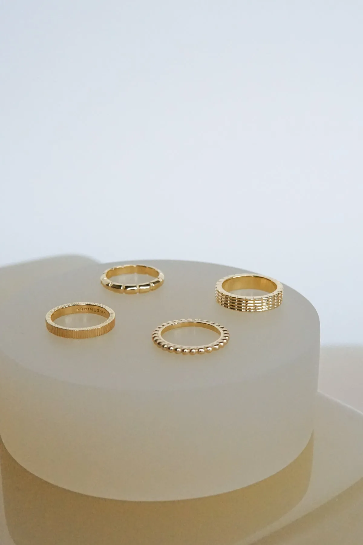 Vacance ring gold plated