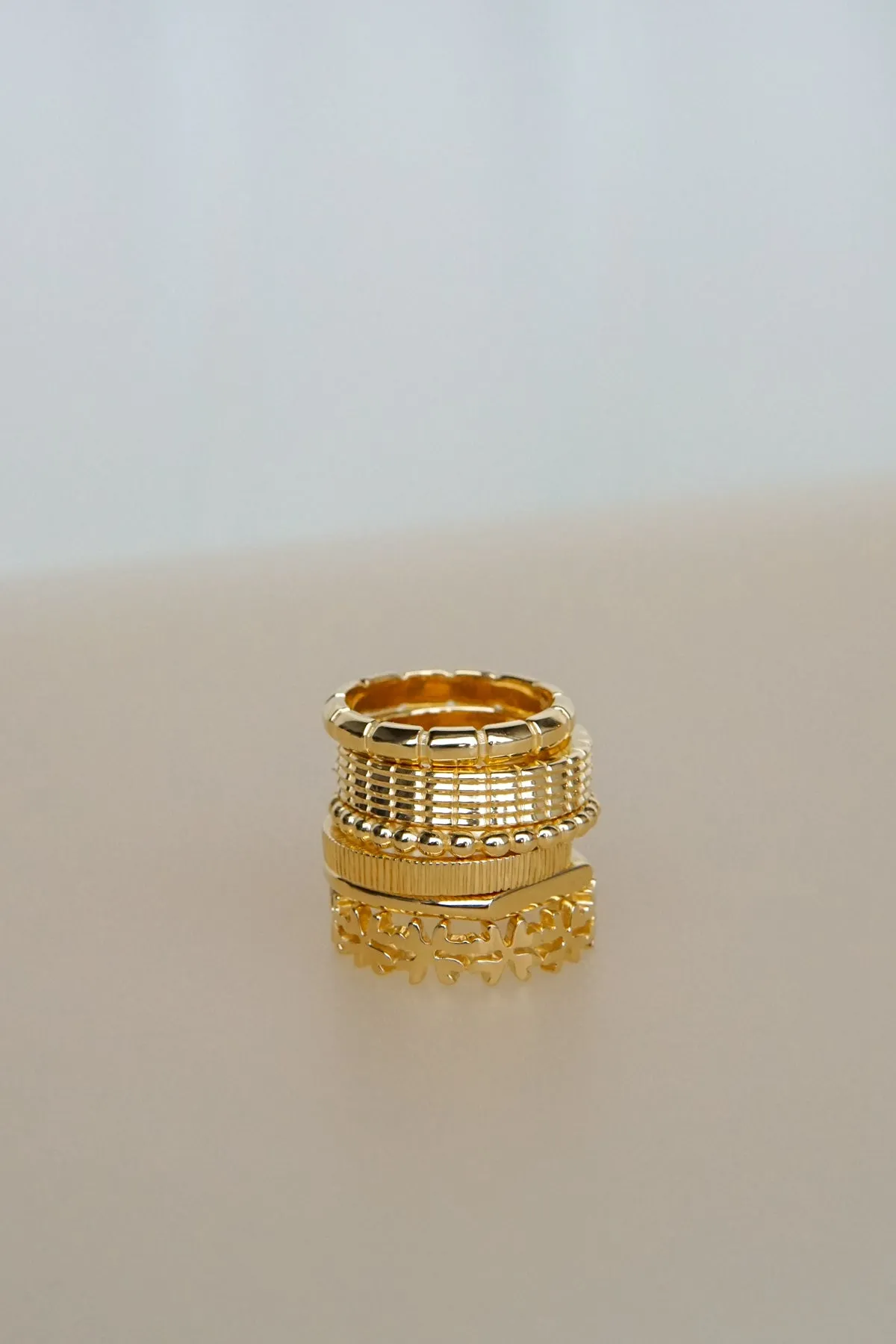 Vacance ring gold plated