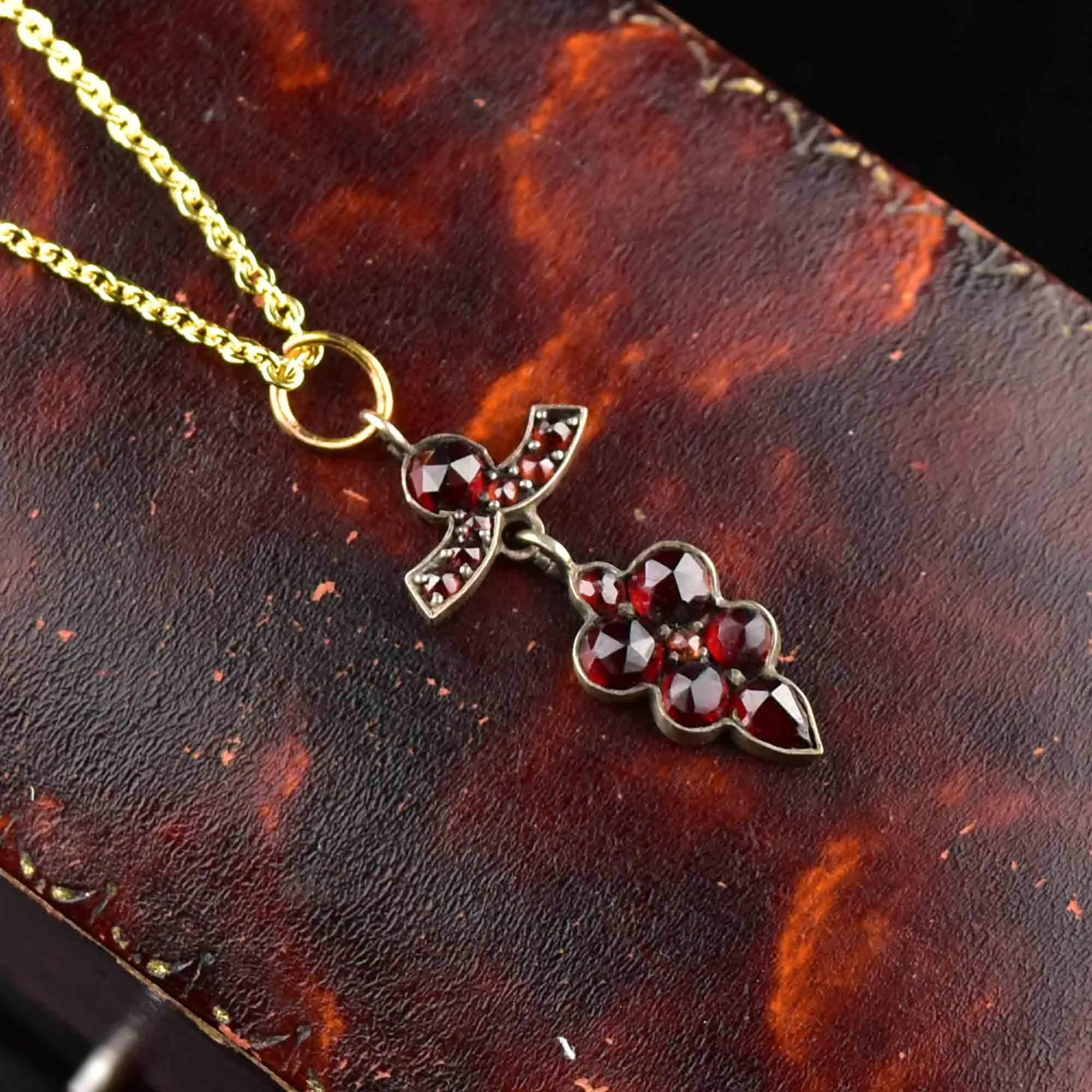 Vintage Rose Cut Bohemian Garnet Pendant Necklace