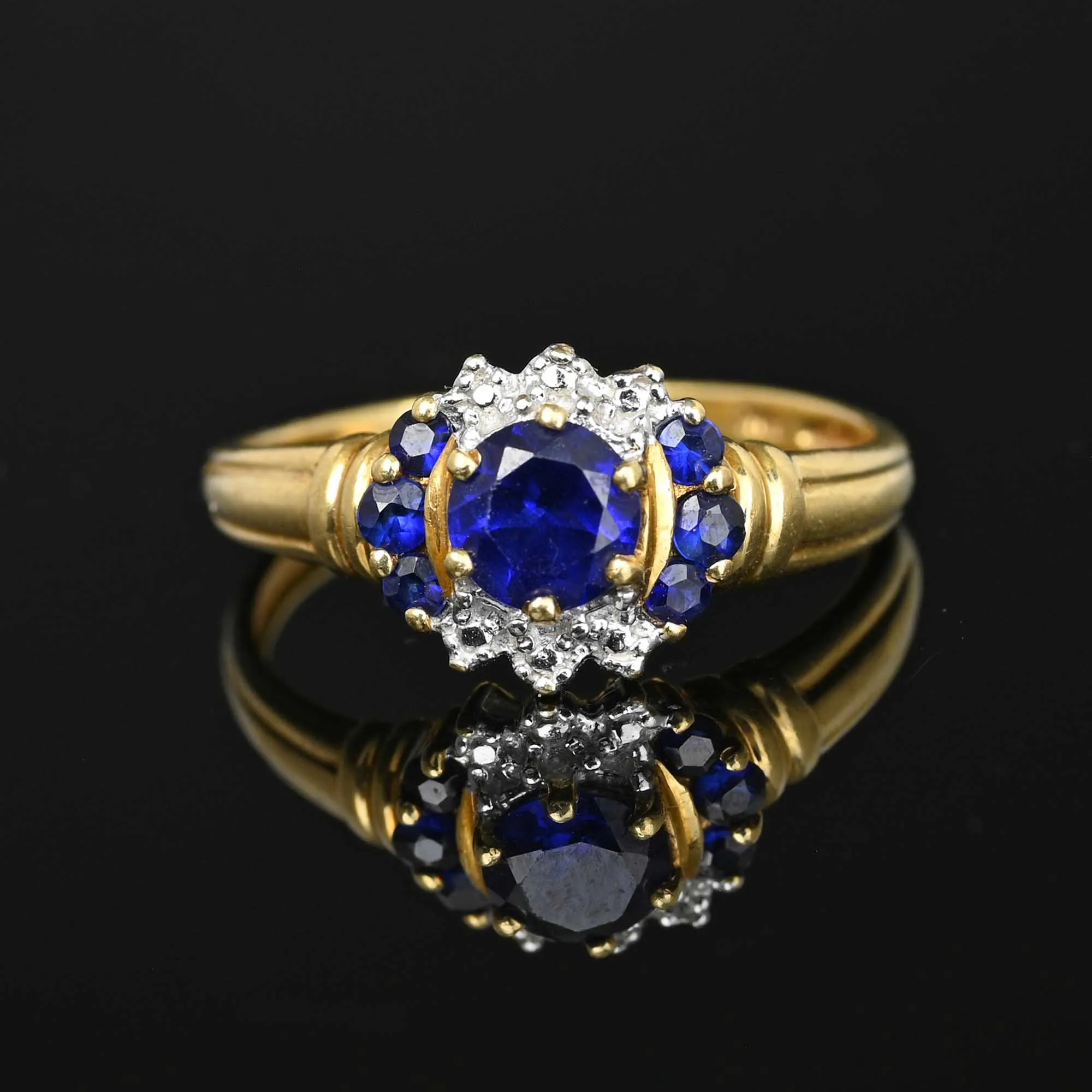 Vintage Solitaire Blue Sapphire Ring in 10K Yellow Gold